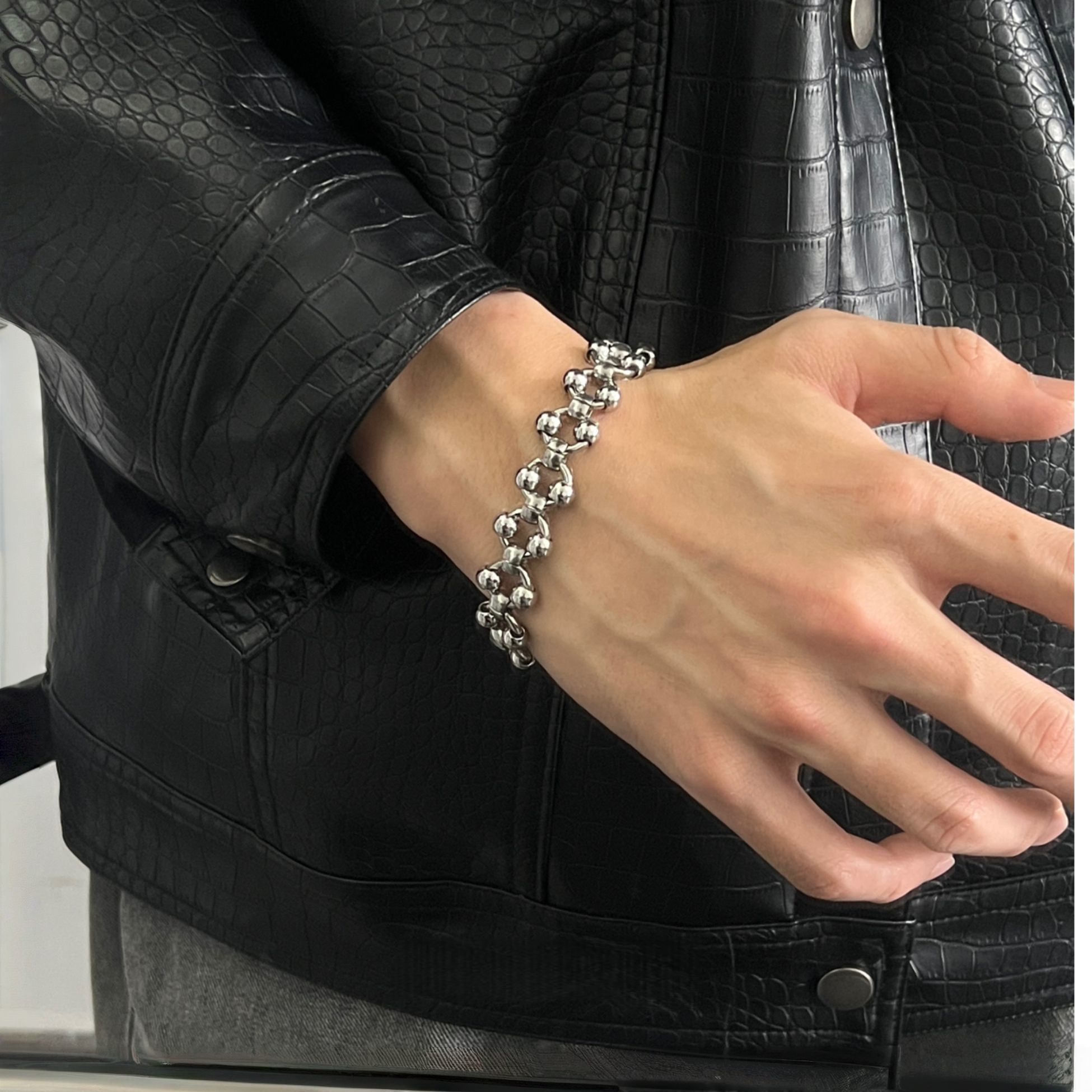 Streetwear Brand Jewelry - สร้อยข้อมือลูกปัดเหล็กกลวงสไตล์เฮฟวี่พังก์ - ทำจากไทเทเนียมสตีลที่ไม่ซีดจาง, เครื่องประดับฮิปฮอปดีไซน์เฉพาะตัว, แบรนด์สตรีทแวร์สุดเท่