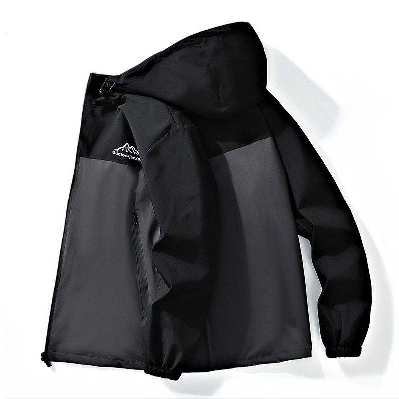 Streetwear Brand Store - เสื้อแจ็คเก็ตผู้ชาย เสื้อโค้ทถัก ราวแขวนโชว์สินค้า ร้านค้า แฟชั่น แบรนด์ดัง