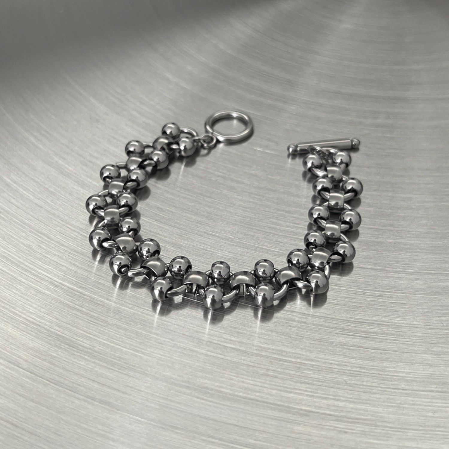สร้อยข้อมือลูกปัดเหล็กกลวงสไตล - Streetwear Brand Jewelry บทวิจารณ์และราคา