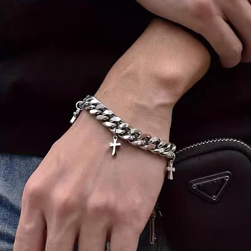 สร้อยข้อมือ Cuban Link พร้อมจี - Streetwear Brand Jewelry บทวิจารณ์และราคา